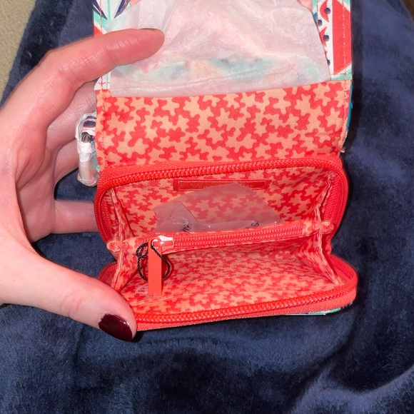 VERA BRADLEY Go Fish Print RFID Card Case Wallet (22570-J60) - Picture 3 of 6